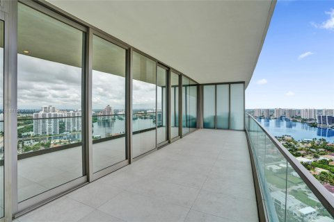 Condominio en venta en Sunny Isles Beach, Florida, 3 dormitorios, 210.98 m2 № 1980019 - foto 24