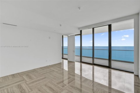 Condominio en venta en Sunny Isles Beach, Florida, 3 dormitorios, 210.98 m2 № 1980019 - foto 10