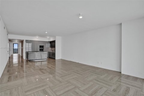 Condominio en venta en Sunny Isles Beach, Florida, 3 dormitorios, 210.98 m2 № 1980019 - foto 5