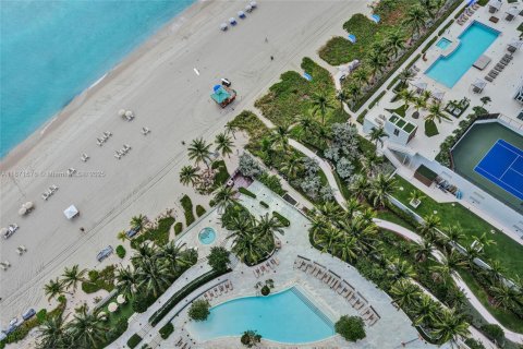 Condominio en venta en Sunny Isles Beach, Florida, 3 dormitorios, 210.98 m2 № 1980019 - foto 17