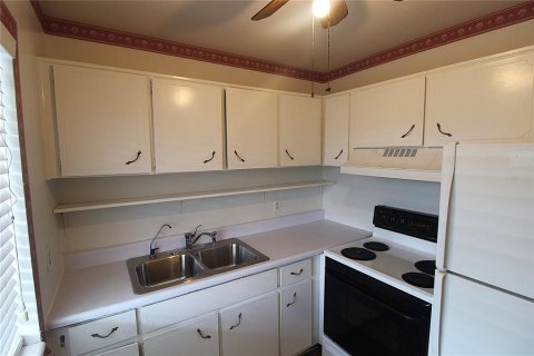 Copropriété à louer à Sarasota, Floride: 2 chambres, 67.63 m2 № 1902323 - photo 2