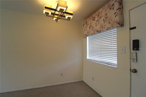 Copropriété à louer à Sarasota, Floride: 2 chambres, 67.63 m2 № 1902323 - photo 4