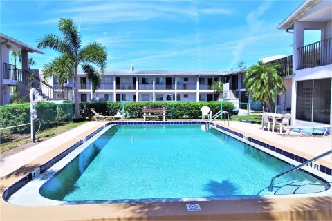 Copropriété à louer à Sarasota, Floride: 2 chambres, 67.63 m2 № 1902323 - photo 15