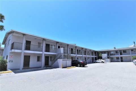 Copropriété à louer à Sarasota, Floride: 2 chambres, 67.63 m2 № 1902323 - photo 1
