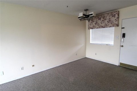 Copropriété à louer à Sarasota, Floride: 2 chambres, 67.63 m2 № 1902323 - photo 6