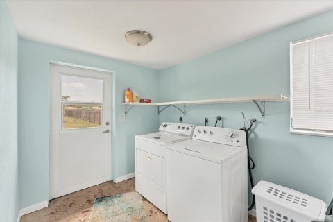 House in Englewood, Florida 3 bedrooms, 148.36 sq.m. № 1614254 - photo 17