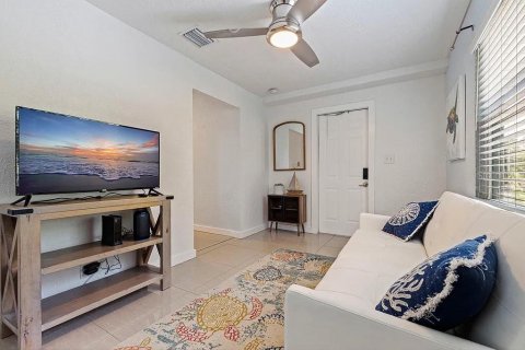 Casa en alquiler en Saint Petersburg, Florida, 4 dormitorios, 119.84 m2 № 1911167 - foto 15