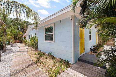 Casa en alquiler en Saint Petersburg, Florida, 4 dormitorios, 119.84 m2 № 1911167 - foto 3