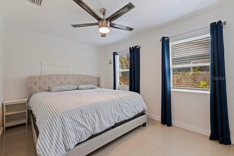 Casa en alquiler en Saint Petersburg, Florida, 4 dormitorios, 119.84 m2 № 1911167 - foto 17