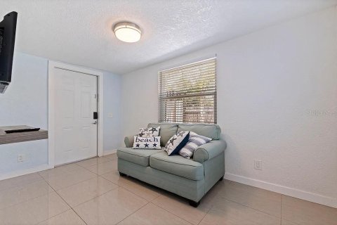 Casa en alquiler en Saint Petersburg, Florida, 4 dormitorios, 119.84 m2 № 1911167 - foto 22