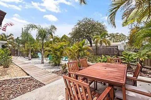 Casa en alquiler en Saint Petersburg, Florida, 4 dormitorios, 119.84 m2 № 1911167 - foto 29