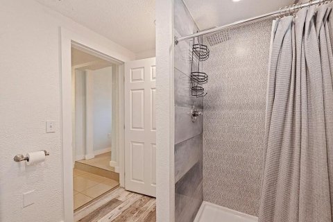 Casa en alquiler en Saint Petersburg, Florida, 4 dormitorios, 119.84 m2 № 1911167 - foto 26