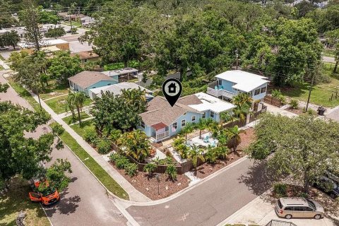 Casa en alquiler en Saint Petersburg, Florida, 4 dormitorios, 119.84 m2 № 1911167 - foto 2