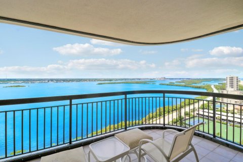 Condo in Riviera Beach, Florida, 3 bedrooms № 2276255