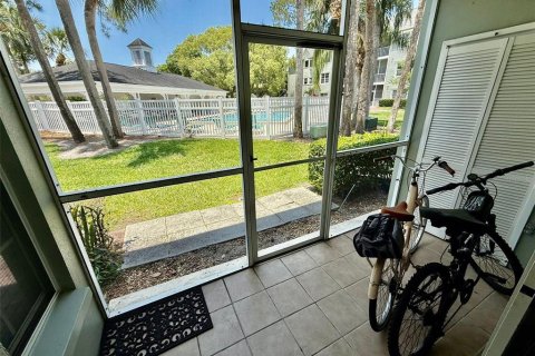 Condo in Dunedin, Florida, 2 bedrooms № 2117437 - photo 10