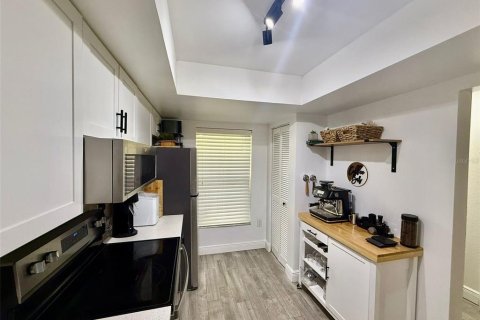 Condo in Dunedin, Florida, 2 bedrooms № 2117437 - photo 20