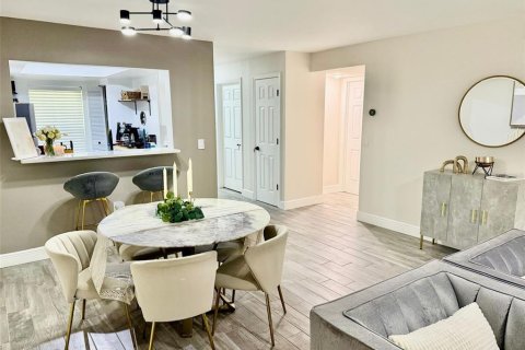 Condo in Dunedin, Florida, 2 bedrooms № 2117437 - photo 13