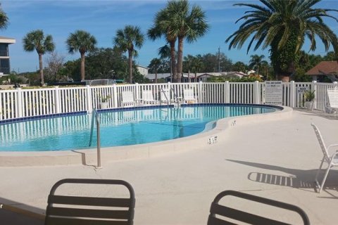 Condominio en alquiler en Port Richey, Florida, 2 dormitorios, 95.22 m2 № 1686756 - foto 29