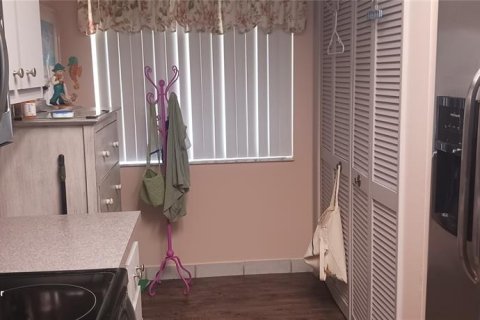 Condominio en alquiler en Port Richey, Florida, 2 dormitorios, 95.22 m2 № 1686756 - foto 23