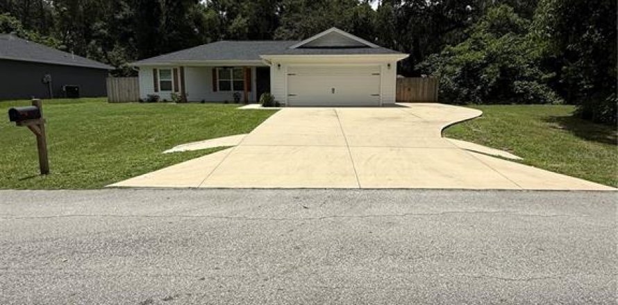 House in Ocala, Florida 3 bedrooms, 130.62 sq.m. № 1818961