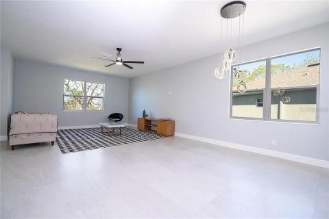 Villa ou maison à louer à Haines City, Floride: 4 chambres, 262.36 m2 № 2423882 - photo 7