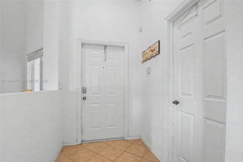 Купить таунхаус в Хомстед, Флорида 3 спальни, 179.49м2, № 2066979 - фото 5