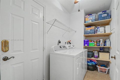 Купить таунхаус в Хомстед, Флорида 3 спальни, 179.49м2, № 2066979 - фото 20