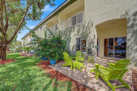 Купить таунхаус в Хомстед, Флорида 3 спальни, 179.49м2, № 2066979 - фото 15