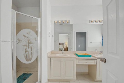 Купить таунхаус в Хомстед, Флорида 3 спальни, 179.49м2, № 2066979 - фото 29