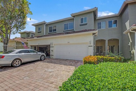 Купить таунхаус в Хомстед, Флорида 3 спальни, 179.49м2, № 2066979 - фото 3