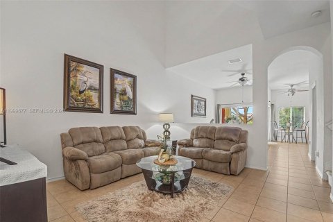 Купить таунхаус в Хомстед, Флорида 3 спальни, 179.49м2, № 2066979 - фото 8