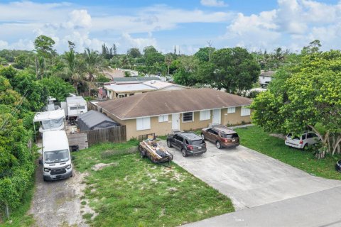 Immobilier commercial à West Palm Beach, Floride 154.96 m2 № 2249246