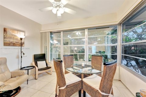 Condo in Lauderdale Lakes, Florida, 2 bedrooms  № 1811562 - photo 3