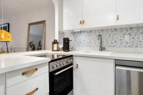 Купить кондоминиум в Майами-Бич, Флорида 1 спальня, 67.45м2, № 2003700 - фото 5