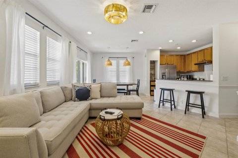 Condo in Palm Beach Gardens, Florida, 2 bedrooms № 2146665 - photo 12