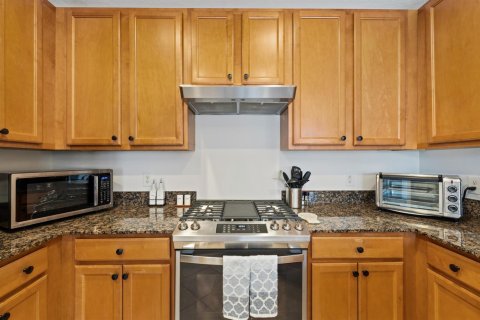 Condo in Palm Beach Gardens, Florida, 2 bedrooms № 2146665 - photo 8