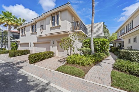 Condo in Palm Beach Gardens, Florida, 2 bedrooms № 2146665