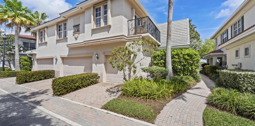 Condo in Palm Beach Gardens, Florida, 2 bedrooms № 2146665