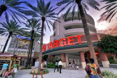 Купить кондоминиум в Майами, Флорида 1 спальня, 70.14м2, № 2056973 - фото 28