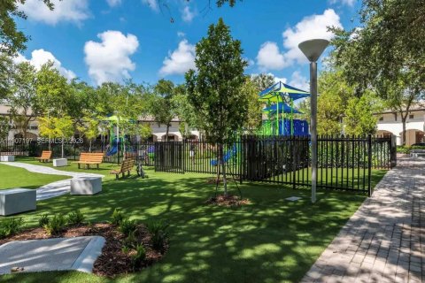 Купить кондоминиум в Майами, Флорида 1 спальня, 70.14м2, № 2056973 - фото 29