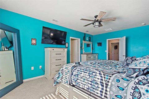 House in Winter Haven, Florida 5 bedrooms, 241.64 sq.m. № 1125678 - photo 18