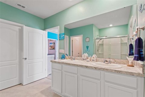 House in Winter Haven, Florida 5 bedrooms, 241.64 sq.m. № 1125678 - photo 22