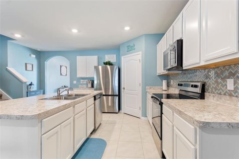 House in Winter Haven, Florida 5 bedrooms, 241.64 sq.m. № 1125678 - photo 8