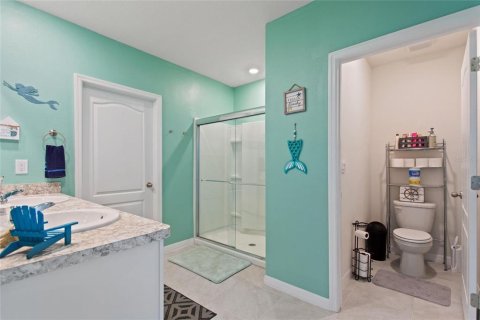House in Winter Haven, Florida 5 bedrooms, 241.64 sq.m. № 1125678 - photo 19