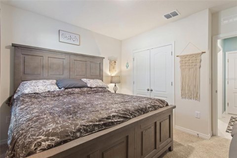 House in Winter Haven, Florida 5 bedrooms, 241.64 sq.m. № 1125678 - photo 23