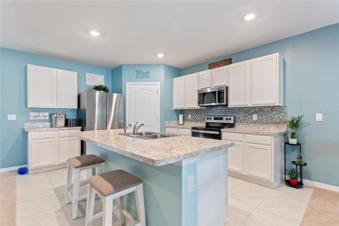 House in Winter Haven, Florida 5 bedrooms, 241.64 sq.m. № 1125678 - photo 7