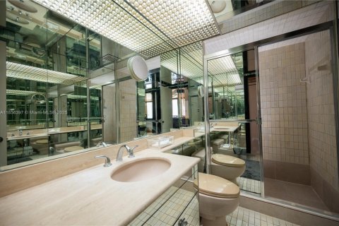 Condominio en venta en Aventura, Florida, 2 dormitorios, 141.4 m2 № 1878553 - foto 19