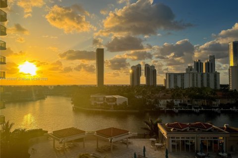 Condominio en venta en Aventura, Florida, 2 dormitorios, 141.4 m2 № 1878553 - foto 30