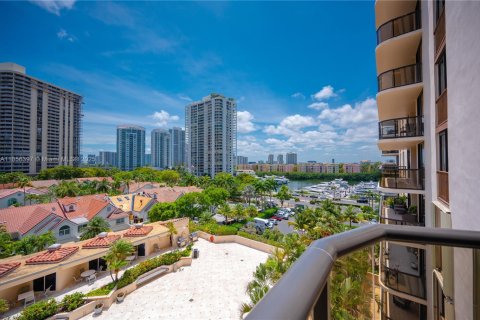 Condominio en venta en Aventura, Florida, 2 dormitorios, 141.4 m2 № 1878553 - foto 4