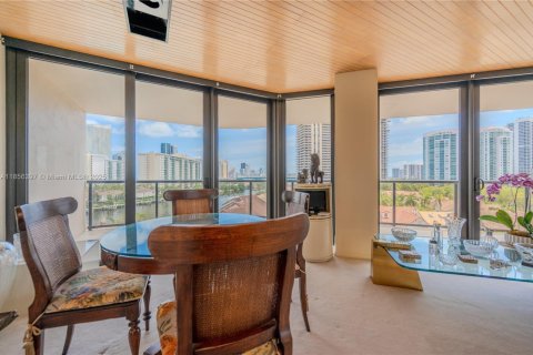 Condominio en venta en Aventura, Florida, 2 dormitorios, 141.4 m2 № 1878553 - foto 10
